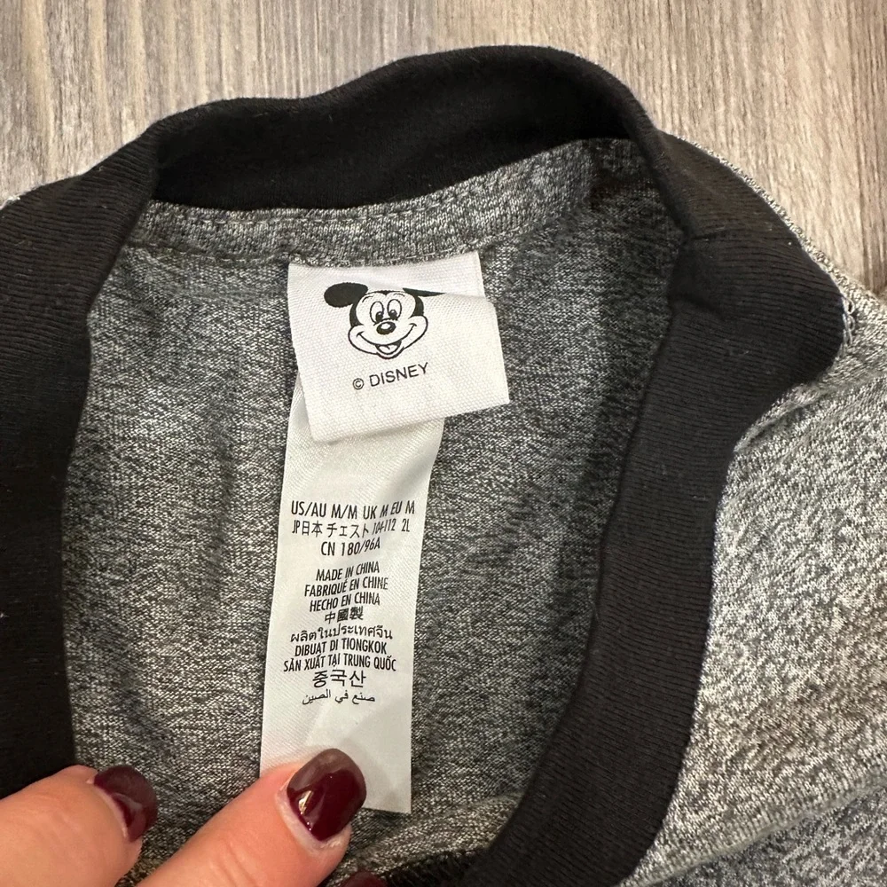 Mickey Mouse Disneyland Tshirt NWT Size M